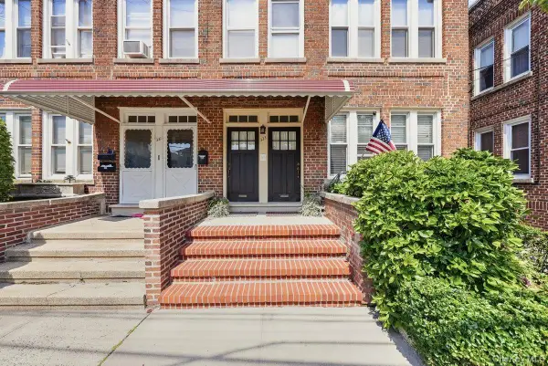 333 E 238th Street, Bronx, NY 10470