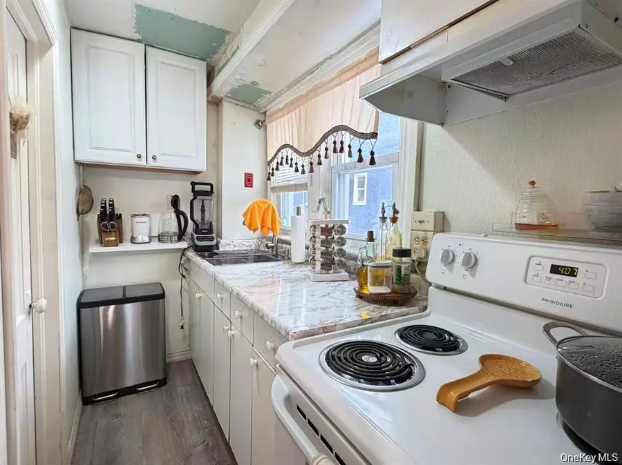 7 Sands Point Road, Port Washington, NY 11050 - #3