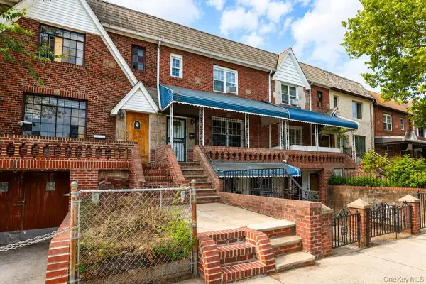 25-30 36th Avenue, Astoria, NY 11106