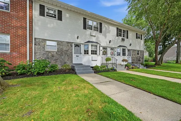 2310 Wilshire Lane #2310, Oakdale, NY 11769