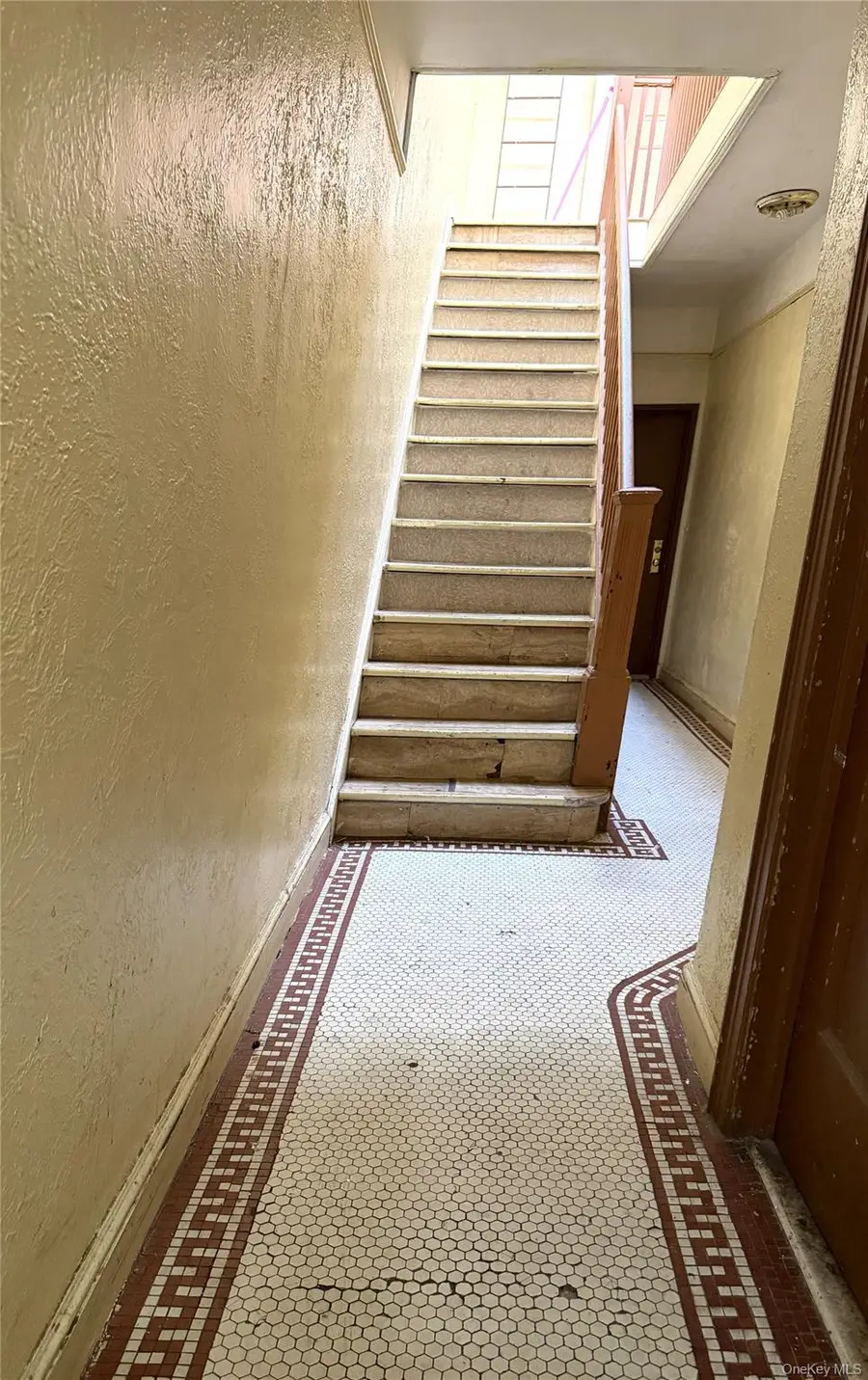 719 E 242nd Street, Bronx, NY 10470 - #2
