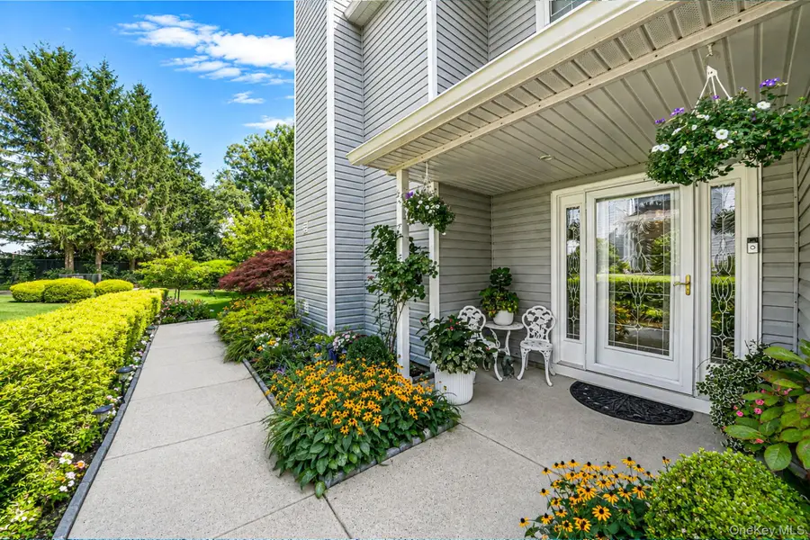 112 Erin Lane, East Setauket, NY 11733 - #3