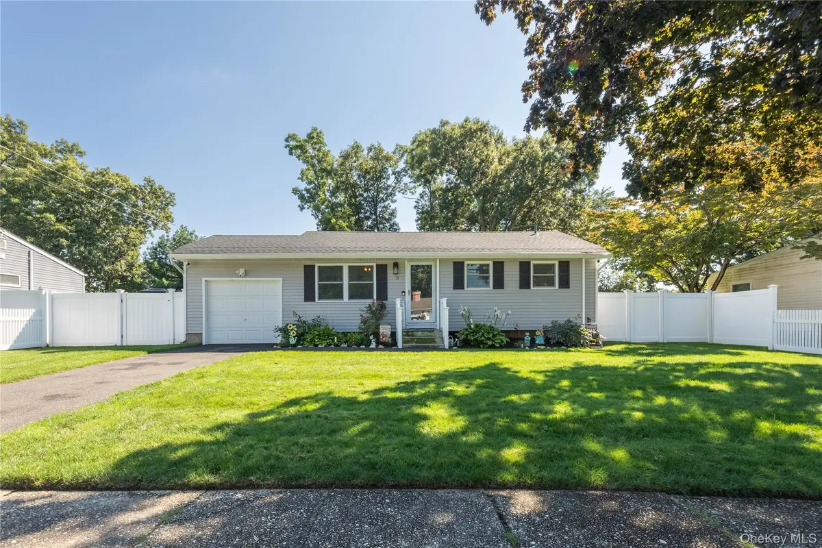 5 Norwalk Lane, Selden, NY 11784 - #1