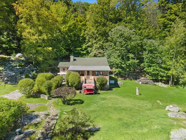 149 Tanglewylde Road, Lake Peekskill, NY 10537
