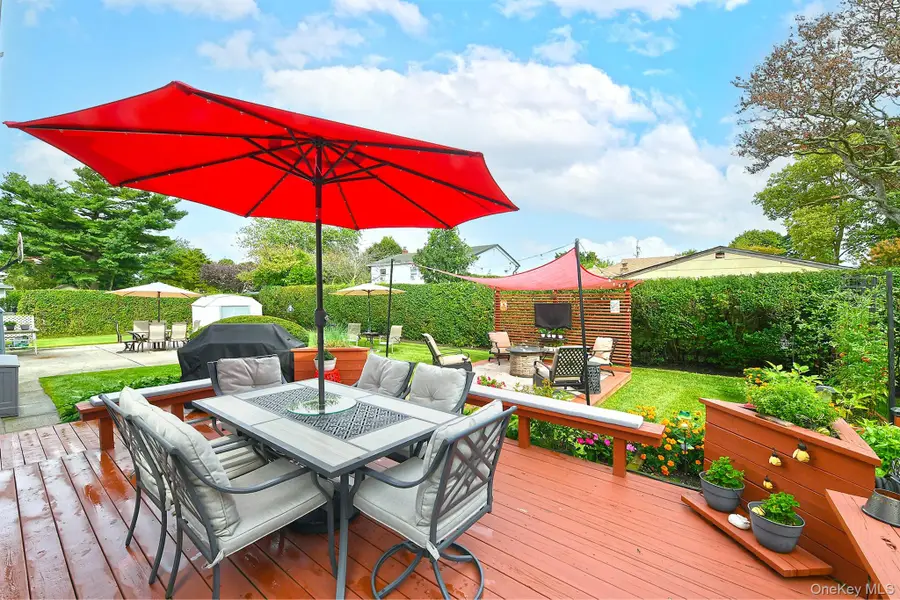 35 Jensen Road, Bay Shore, NY 11706 - #3