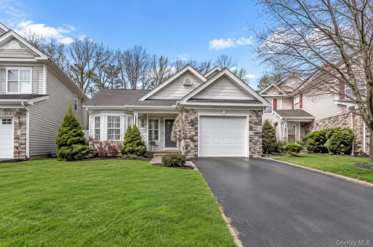 41 Madison Circle, Middle Island, NY 11953 - #1