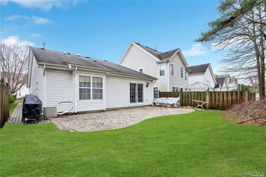 41 Madison Circle, Middle Island, NY 11953 - #3