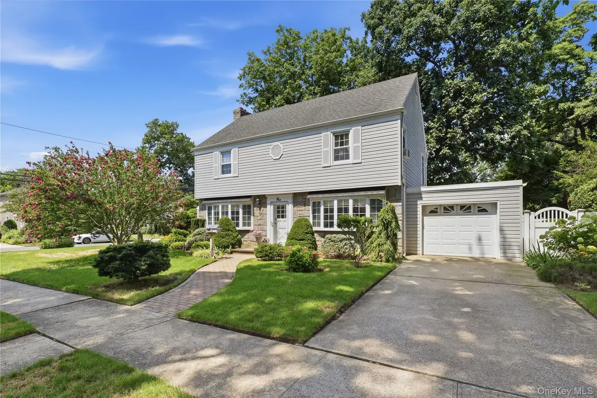 1 Beech Court, Malverne, NY 11565 - #1