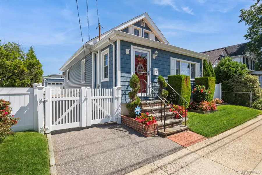 99 Barwick Street, Floral Park, NY 11001 - #3