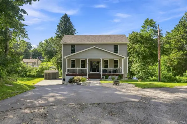 15 Rock Cut Lane, Pleasant Valley, NY 12569