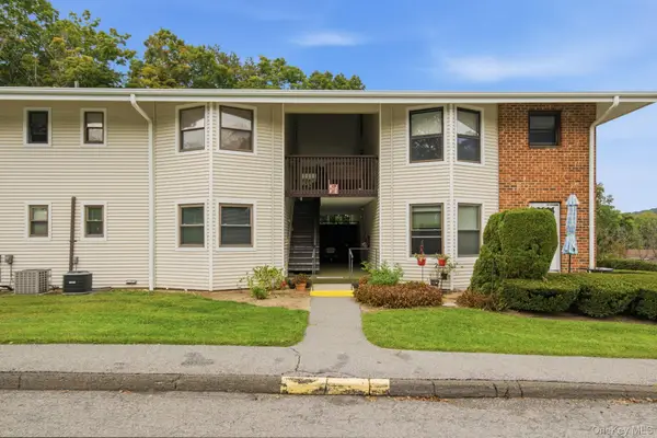 27 Walden Court #F, Yorktown Heights, NY 10598