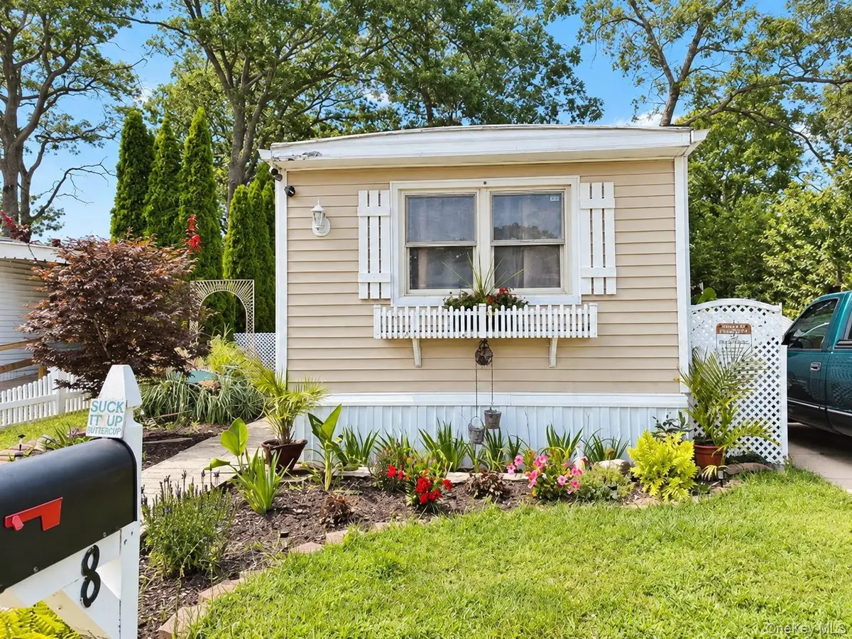 8 Buttercup Drive, Bohemia, NY 11716 - #1