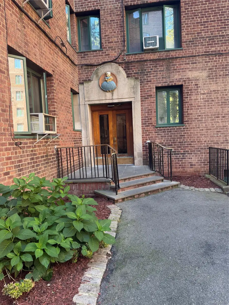 1641 Metropolitan Avenue #3H, Bronx, NY 10462 - #2