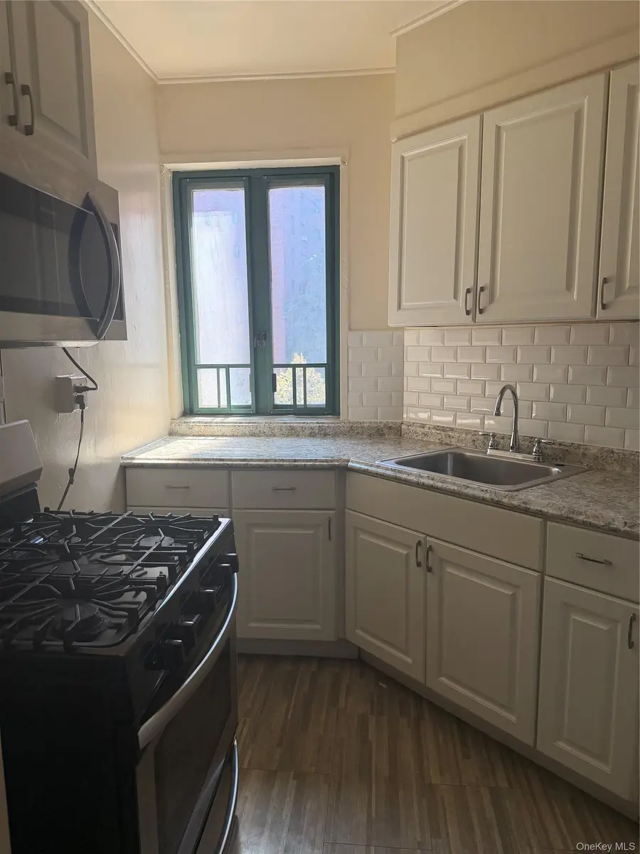 1641 Metropolitan Avenue #3H, Bronx, NY 10462 - #3