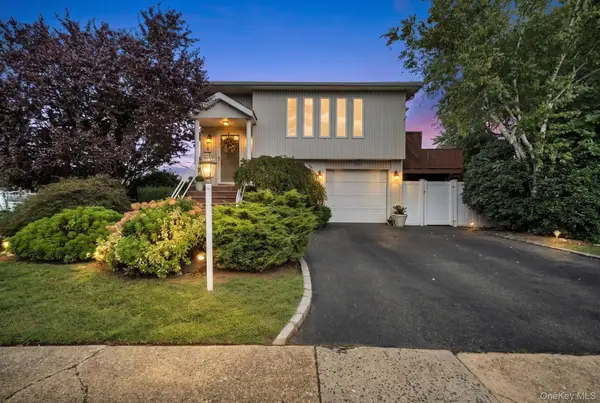 285 N Oak Street, Massapequa, NY 11758