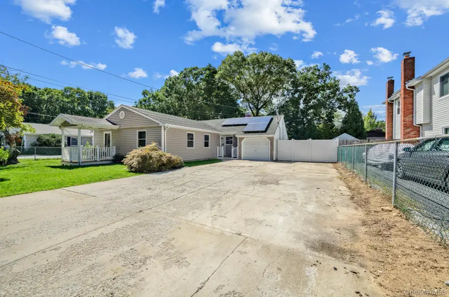 469 Carnation Drive, Shirley, NY 11967 - #2