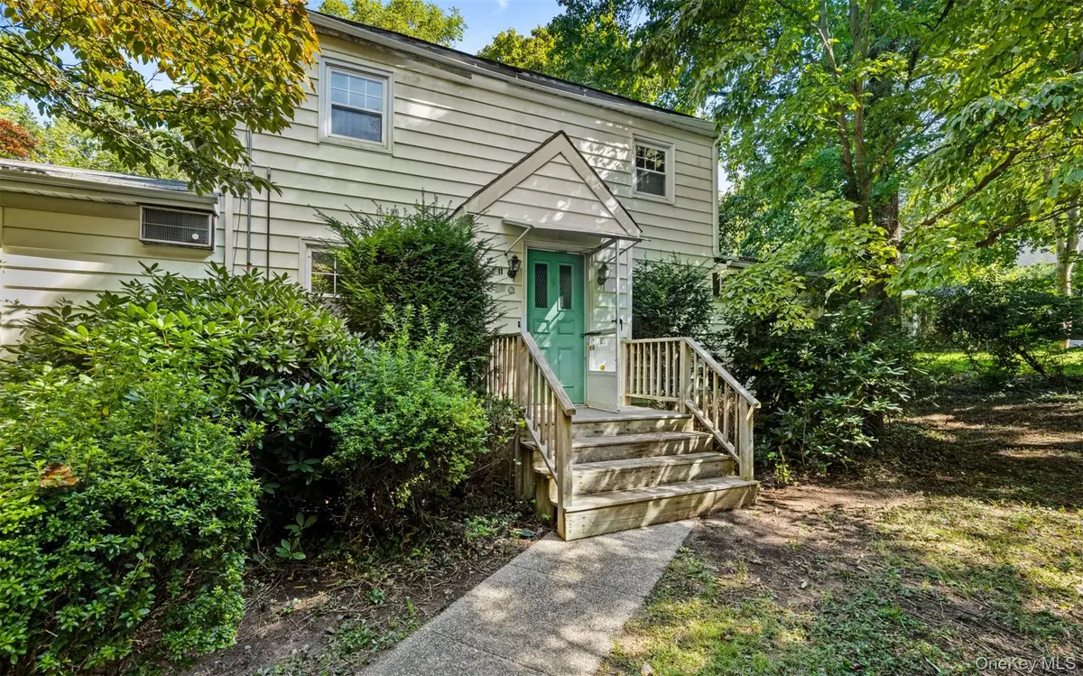 11 Woodycrest Drive, Northport, NY 11768 - #1
