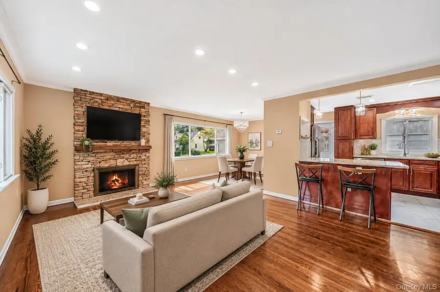 5 Willets Drive, Syosset, NY 11791 - #3
