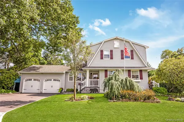 60 Jaycox Avenue, Islip, NY 11751