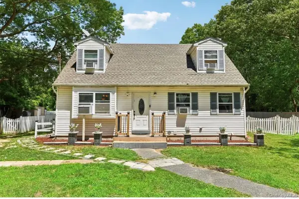466 Auborn Avenue, Shirley, NY 11967