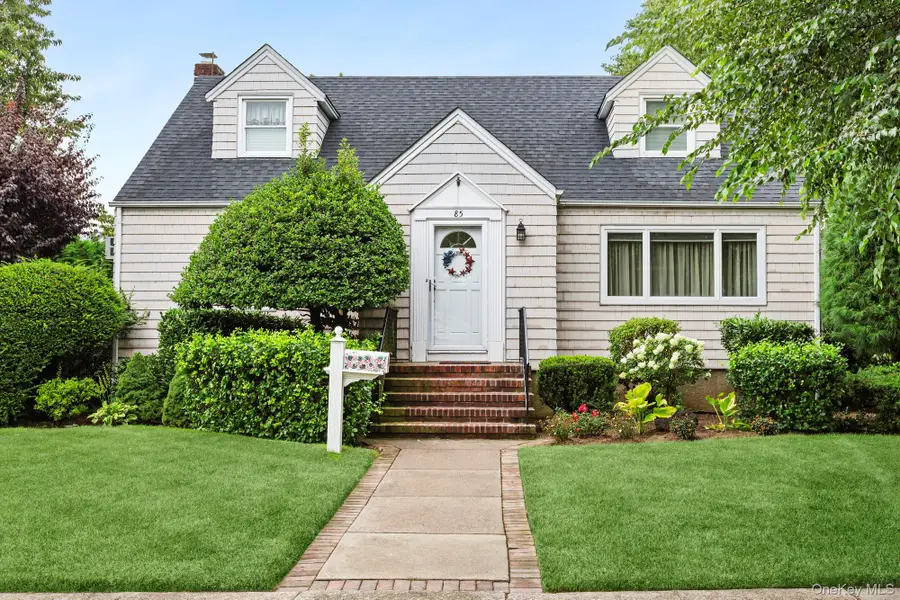 85 Woodlawn Avenue, Valley Stream, NY 11581 - #2