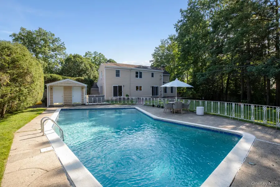 55 North Drive, Manhasset, NY 11030 - #2