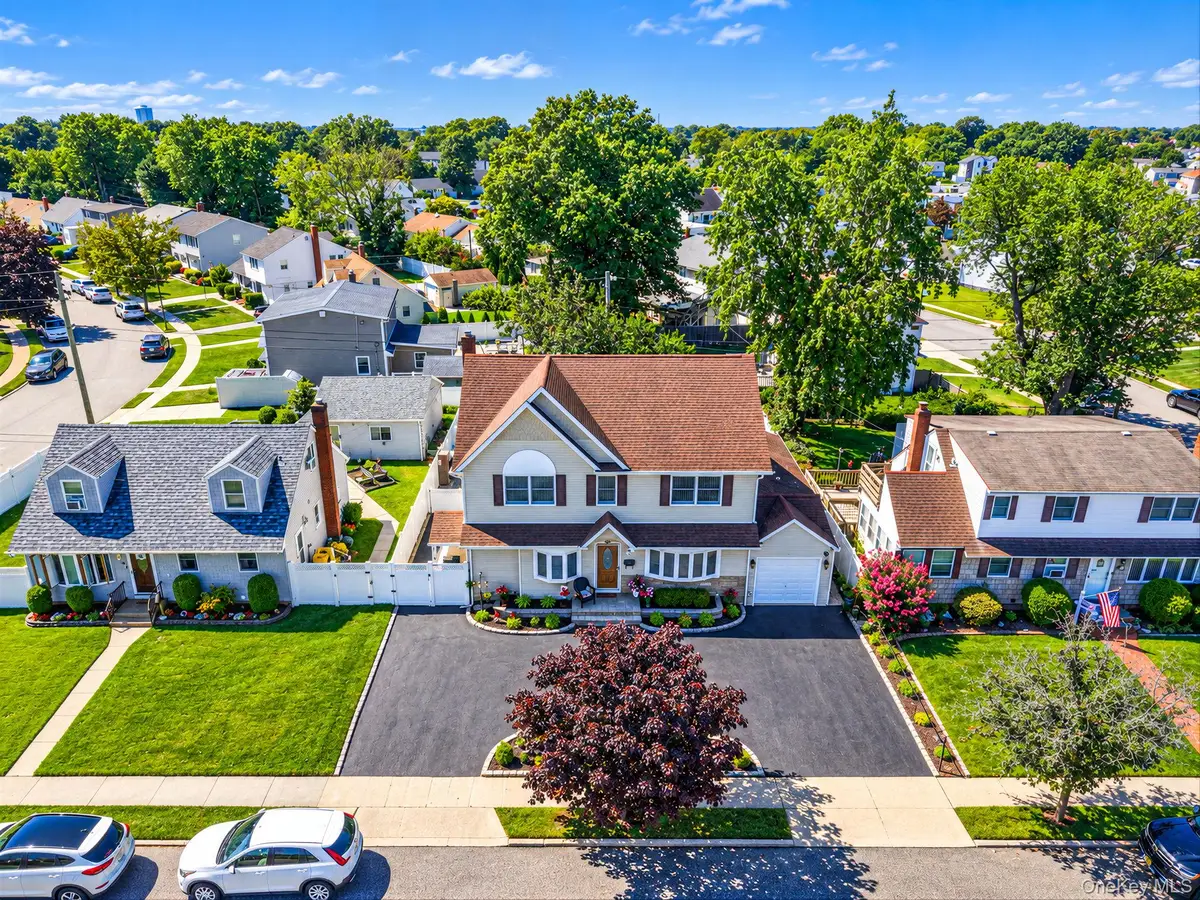 16 Salem Road, Hicksville, NY 11801 - #1