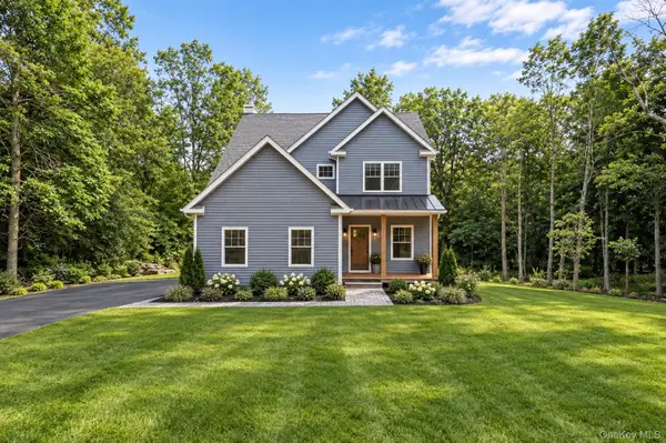 155 S Quaker Lane, Hyde Park, NY 12538
