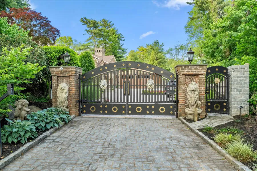 213 Guinea Woods Road, Old Westbury, NY 11568 - #2