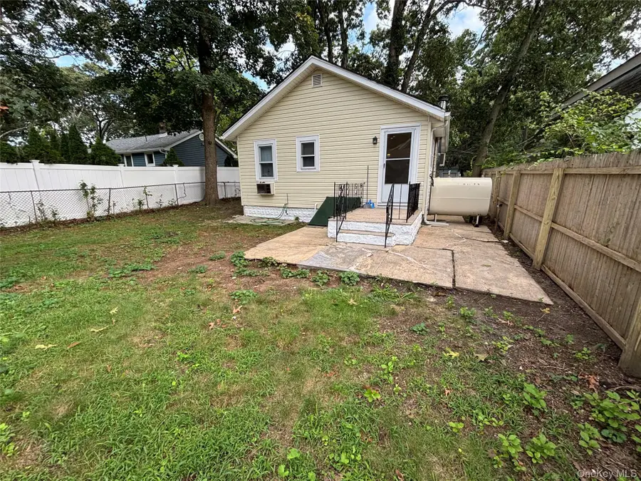 103 Maple Street S, Lake Grove, NY 11755 - #3
