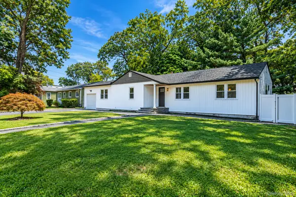 93 Putnam Avenue, West Babylon, NY 11704