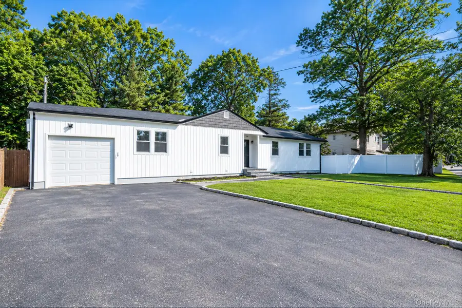 93 Putnam Avenue, West Babylon, NY 11704 - #2