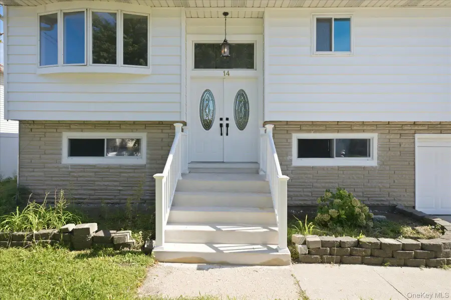 14 Garfield Place, Lindenhurst, NY 11757 - #3