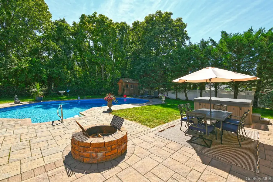 21 Campo Avenue, Selden, NY 11784 - #3