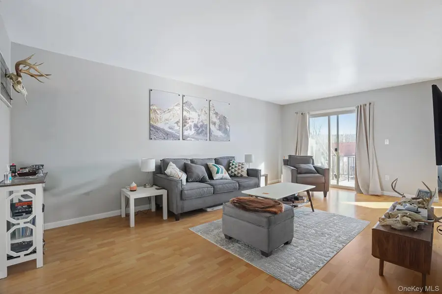 26 Cooper Road #411, Poughkeepsie, NY 12603 - #2