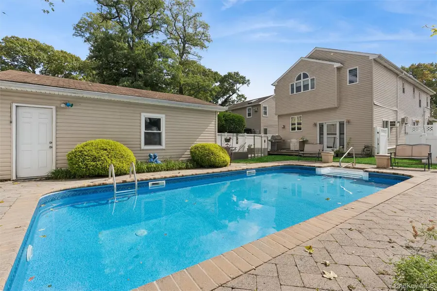 122 Commonwealth Avenue, Merrick, NY 11566 - #2