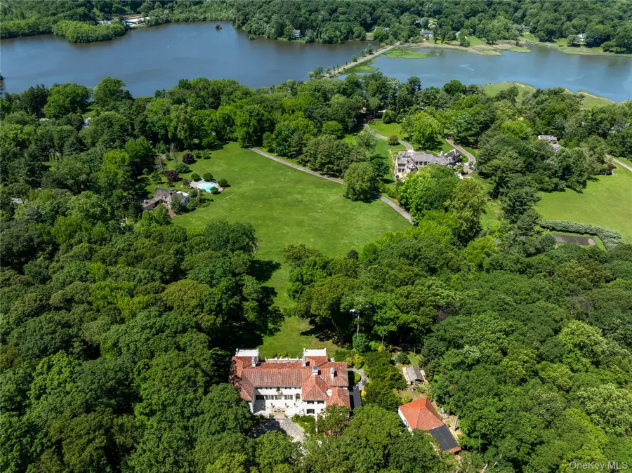 100 Horseshoe Road, Mill Neck, NY 11765 - #2