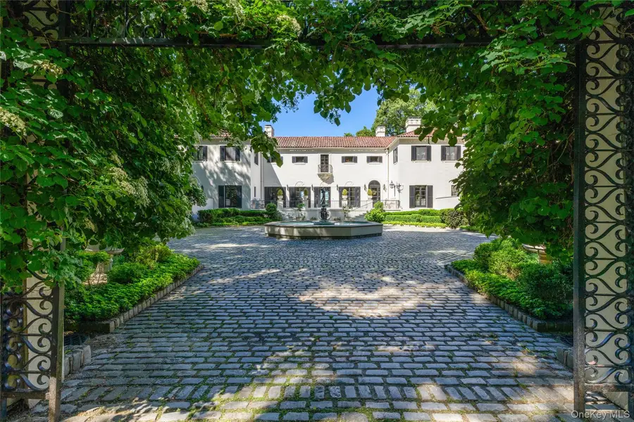 100 Horseshoe Road, Mill Neck, NY 11765 - #3
