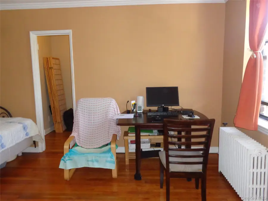 215-40 47 #3B, Bayside, NY 11361 - #3