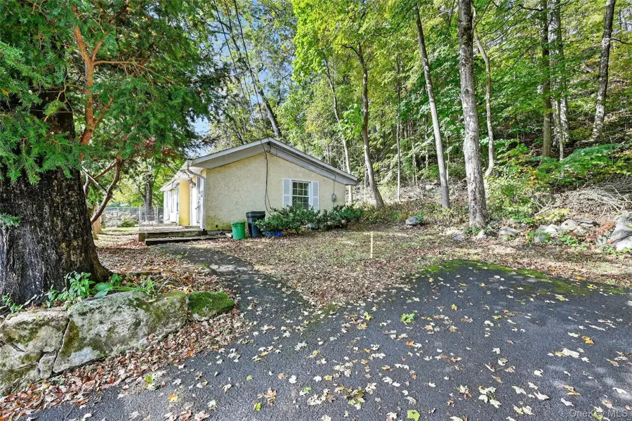 27 Richard Street, Sloatsburg, NY 10974 - #3