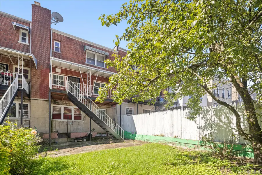 1047 E 217th Street, Bronx, NY 10469 - #3
