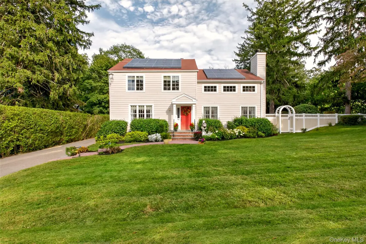 88 Knollwood Avenue, Huntington, NY 11743 - #1