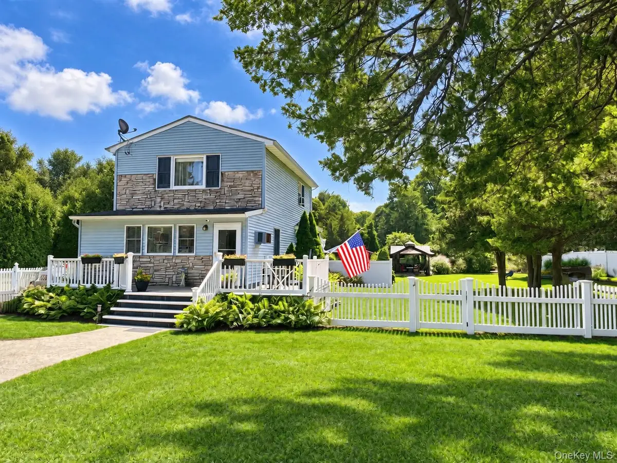 32 Pine Street, Selden, NY 11784 - #1