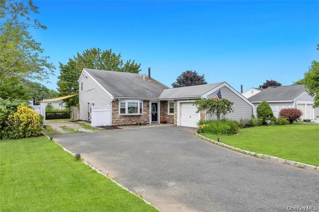 12 Handy Lane, Medford, NY 11763 - #1