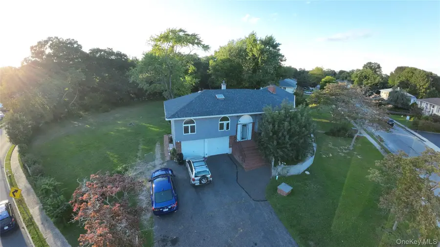 82 Yale Avenue, Oakdale, NY 11769 - #3