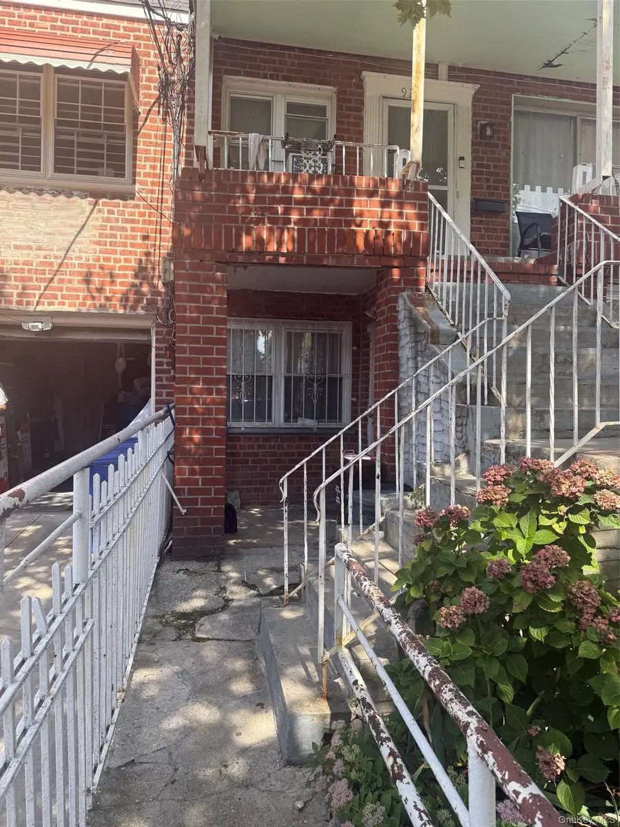 925 E 227th Street, Bronx, NY 10466 - #2