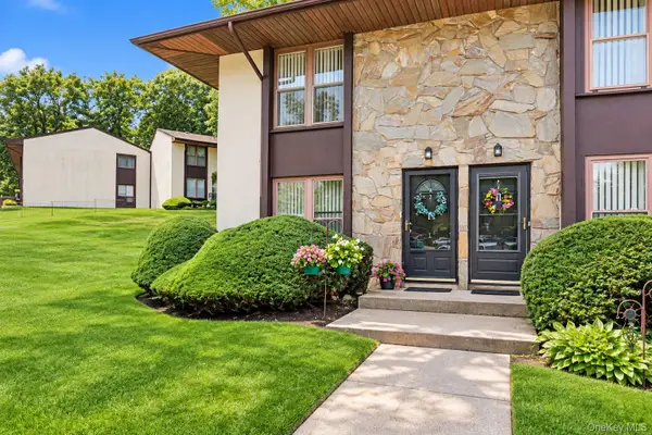 2 Hemlock Court #2, Selden, NY 11784