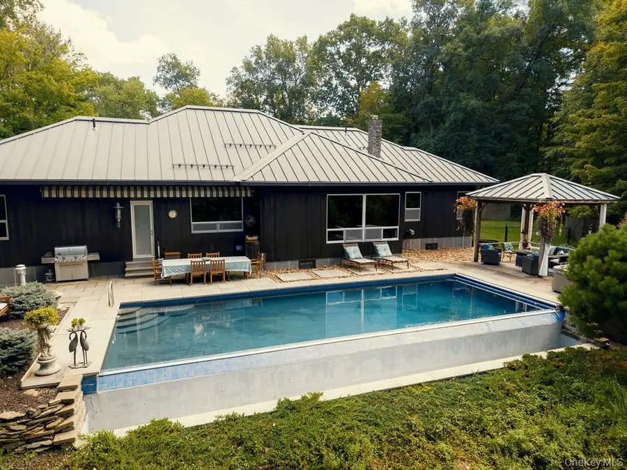 8 Sarah Court, Rhinebeck, NY 12572 - #2