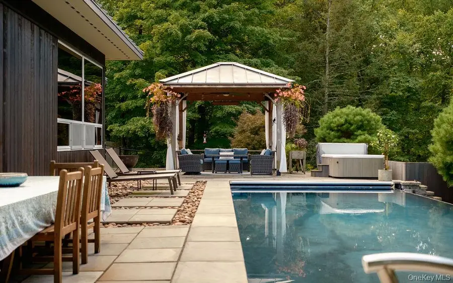 8 Sarah Court, Rhinebeck, NY 12572 - #3