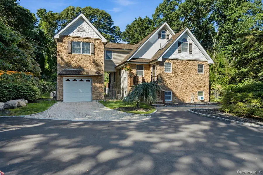 24 Sylvan Lane, Miller Place, NY 11764 - #2